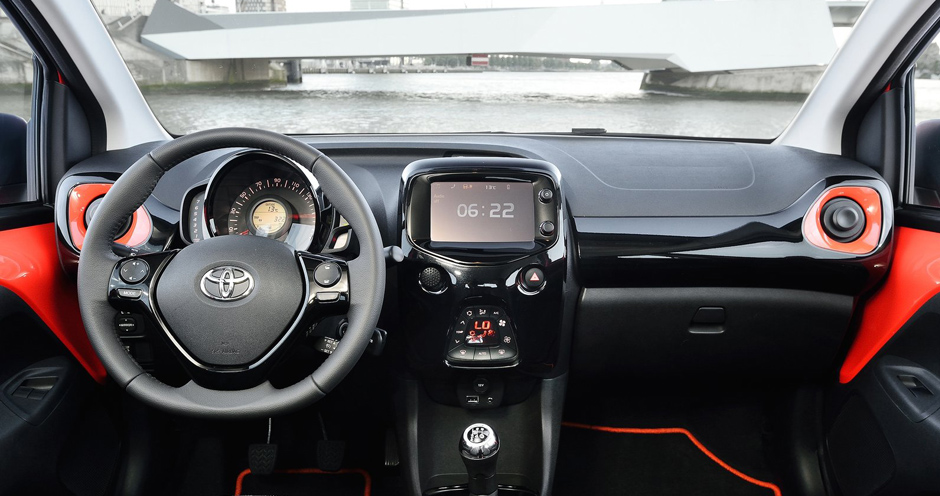 Toyota Aygo (II/AB40) 1.0 MT (69) - Фото 6