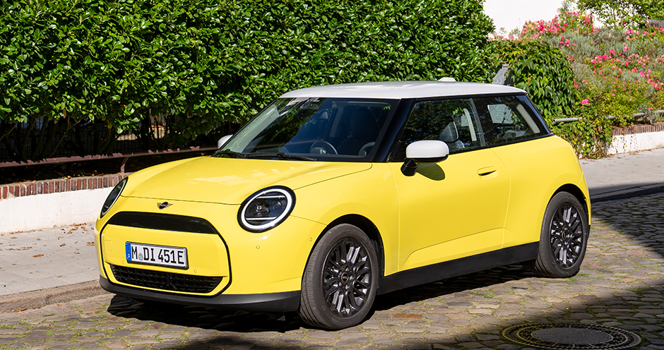 MINI Hatch 3D (IV/J01)