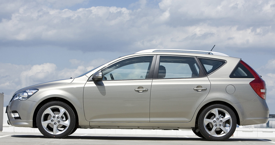 Kia Cee'd SW (I/ED/2010) 2.0 CRDi (140) - Фото 1