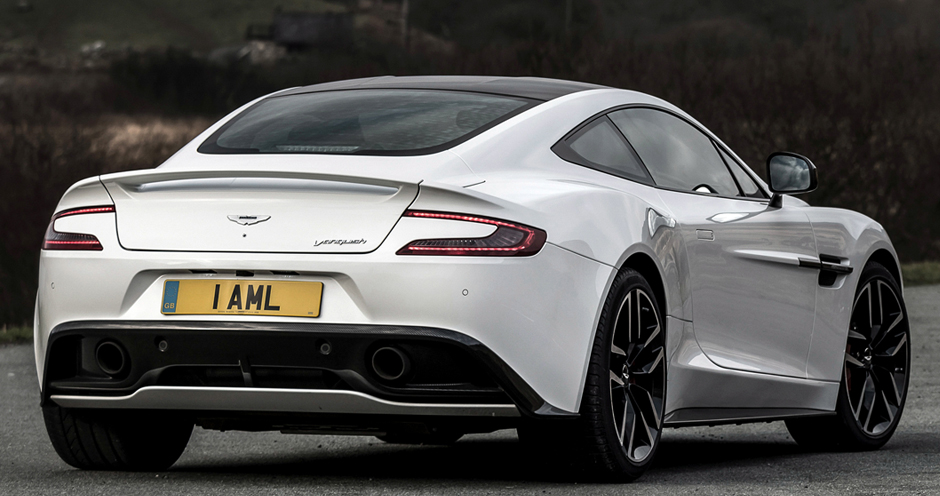 Aston Martin Vanquish (II) Carbon White (576) - Фото 2