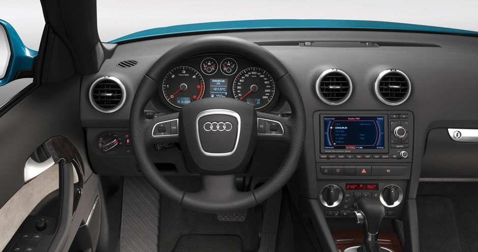 Audi A3 Cabriolet (II/8P) 2.0 TFSI MT (200) - Фото 3