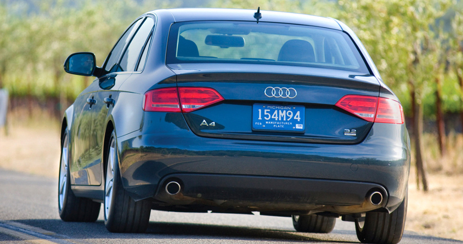 Audi A4 Saloon (IV/B8,8K) 3.0 TDI quattro MT (240) - Фото 1
