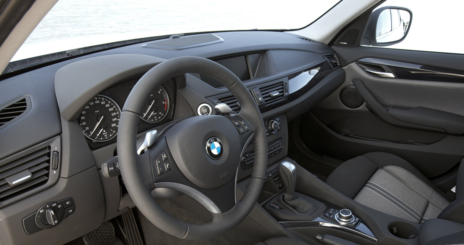 BMW X1 (I/E84) sDrive18d MT (143) - Фото 7
