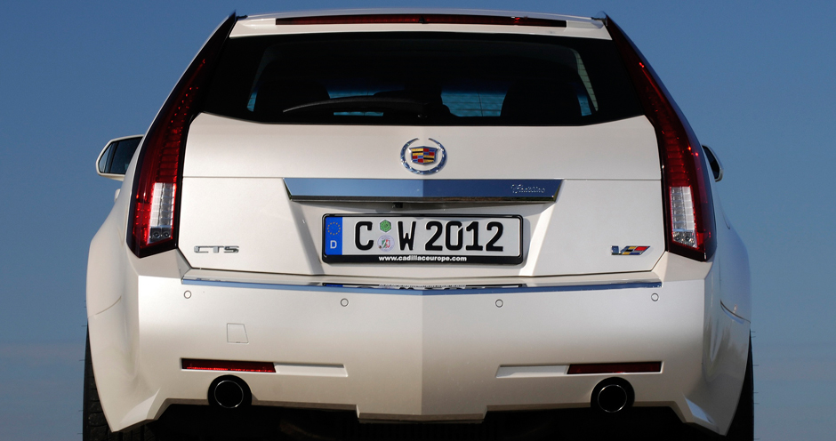 Cadillac CTS-V Sport Wagon (II) 6.2 RWD MT (564) - Фото 3