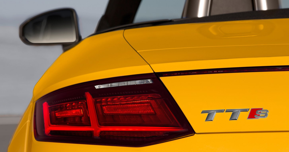 Audi TTS Roadster (II/8S) 2.0 TFSI quattro MT (310) - Фото 11