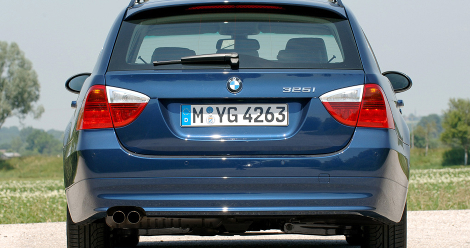BMW 3 Series Touring (V/E91) 330i MT (258) - Фото 3