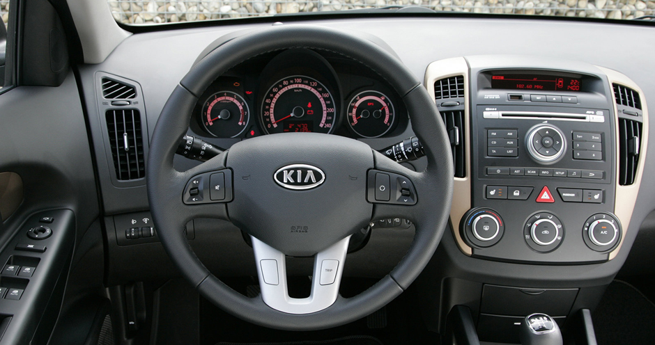 Kia Cee'd SW (I/ED/2010) 2.0 CRDi (140) - Фото 4