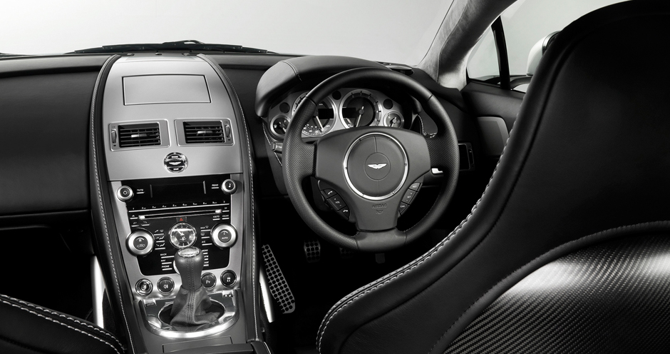 Aston Martin V8 Vantage (III/2008) 4.7 V8 MT (426) - Фото 3