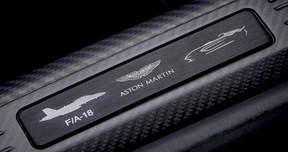 Aston Martin V12 Speedster (I) 5.2 (700) - Фото 11