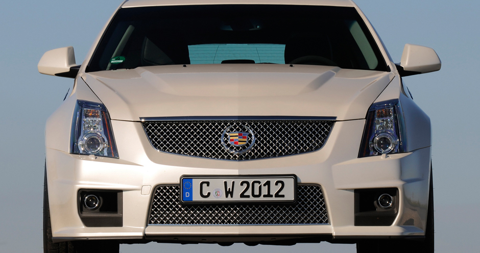 Cadillac CTS-V Sport Wagon (II) 6.2 RWD MT (564) - Фото 2