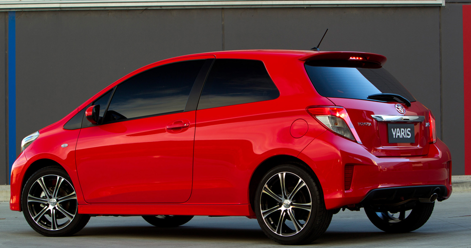 Toyota Yaris 3D (III/XP130) 1.0 (69) - Фото 3