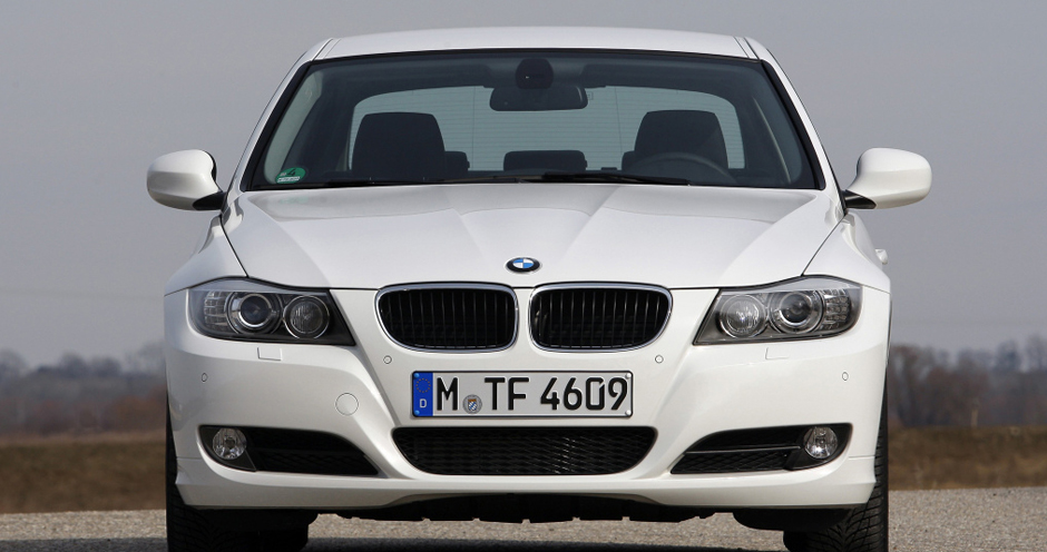 BMW 3 Series Sedan (V/E90/2008) 320d xDrive AT (177) - Фото 2