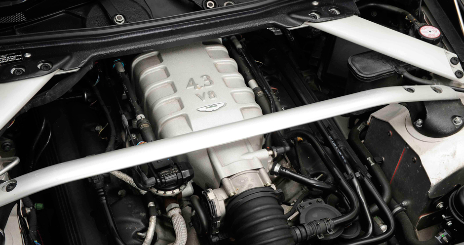 Aston Martin V8 Vantage (III/2008) 4.7 V8 AT (426) - Фото 5