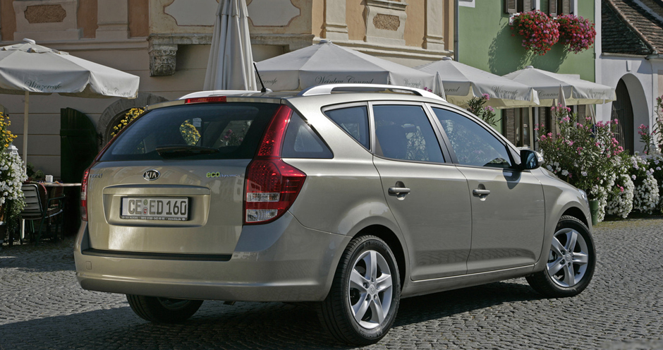 Kia Cee'd SW (I/ED/2010) 2.0 CRDi (140) - Фото 3