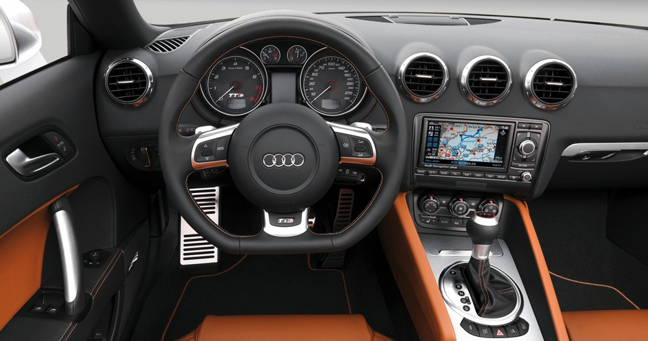 Audi TTS Roadster (I/8J) 2.0 TFSI quattro MT (272) - Фото 6