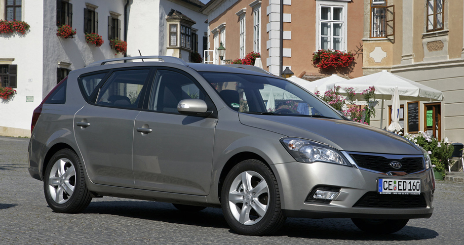 Kia Cee'd SW (I/ED/2010) 2.0 CRDi (140) - Фото 2