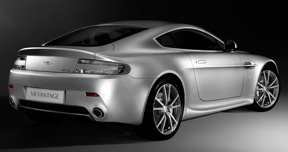 Aston Martin V8 Vantage (III/2008) 4.7 V8 AT (426) - Фото 2