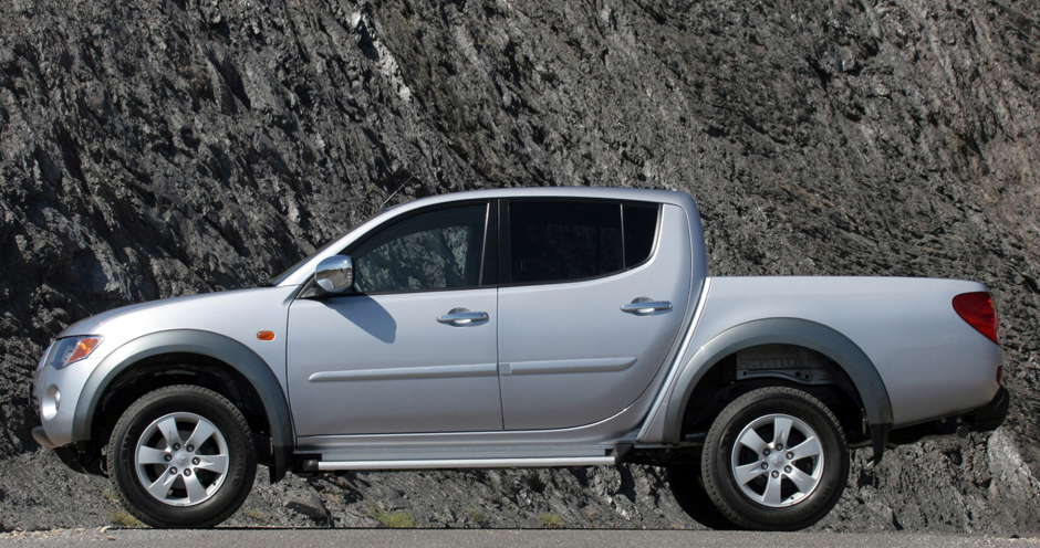 Mitsubishi L200 (IV) 2.5 D RWD MT (136) - Фото 1