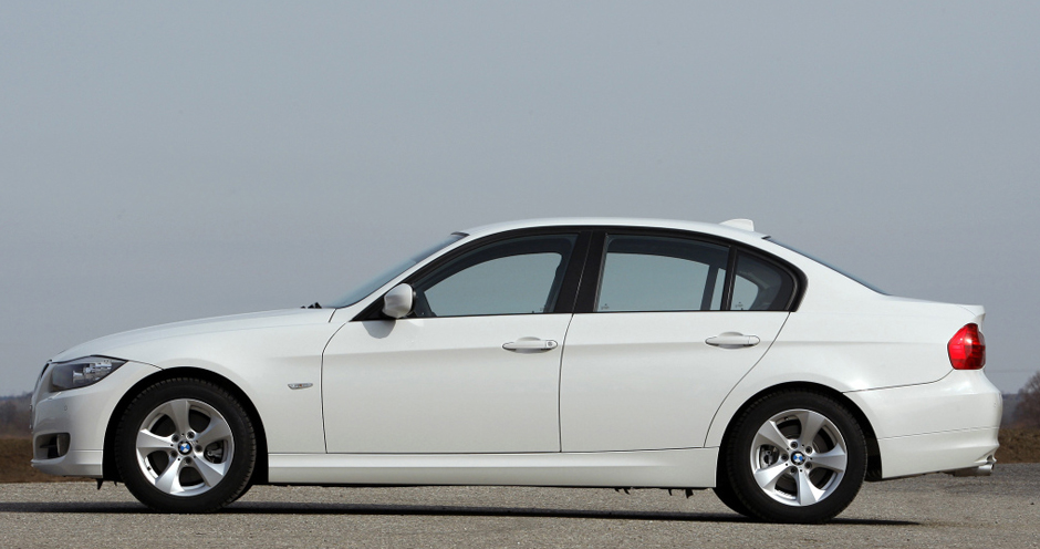 BMW 3 Series Sedan (V/E90/2008) 320d xDrive AT (177) - Фото 1
