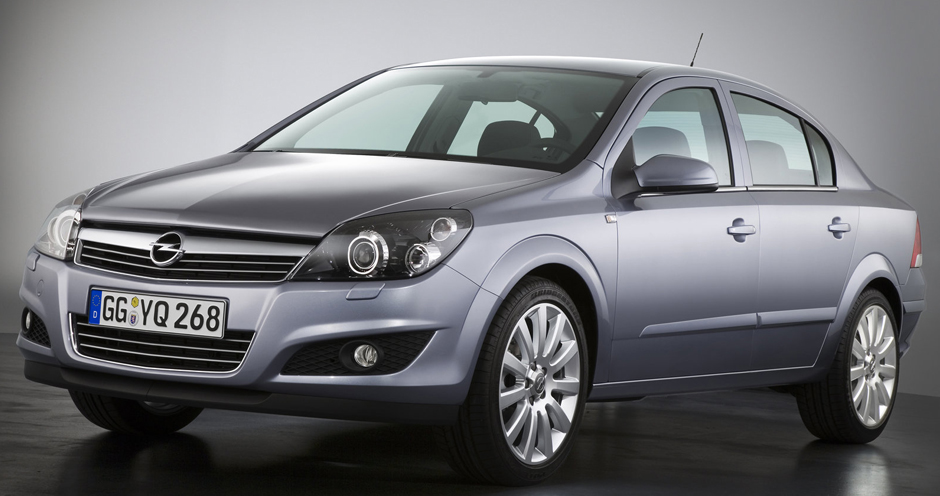 Opel Astra 4D (III/H) 1.3 CDTi MT (90) - Фото 2