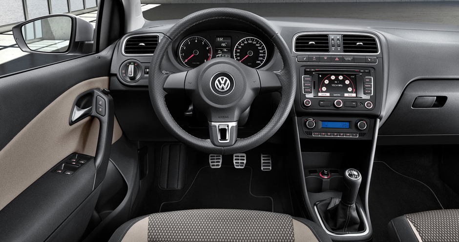 Volkswagen CrossPolo (V/6R) 1.4 MT (85) - Фото 4